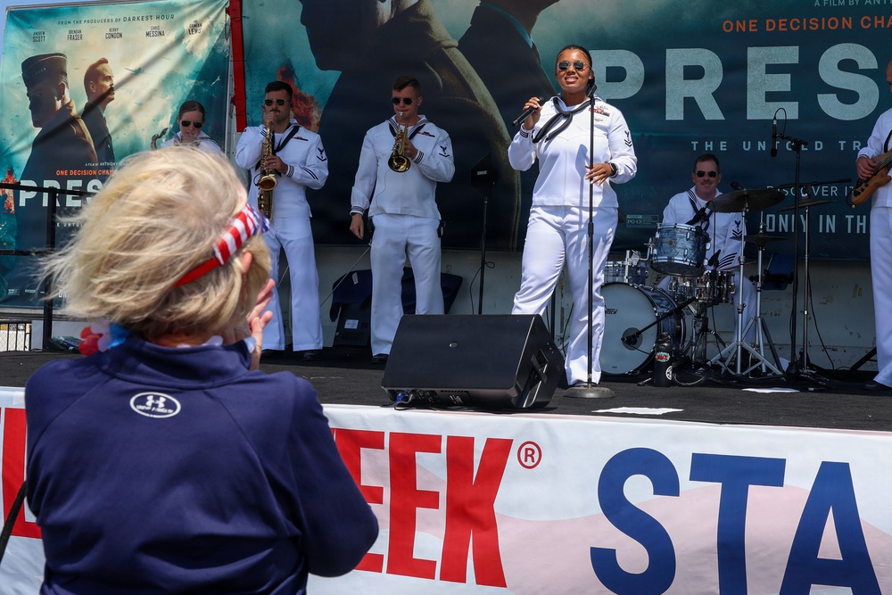 Navy Band Southwest performs at LAFW Expo