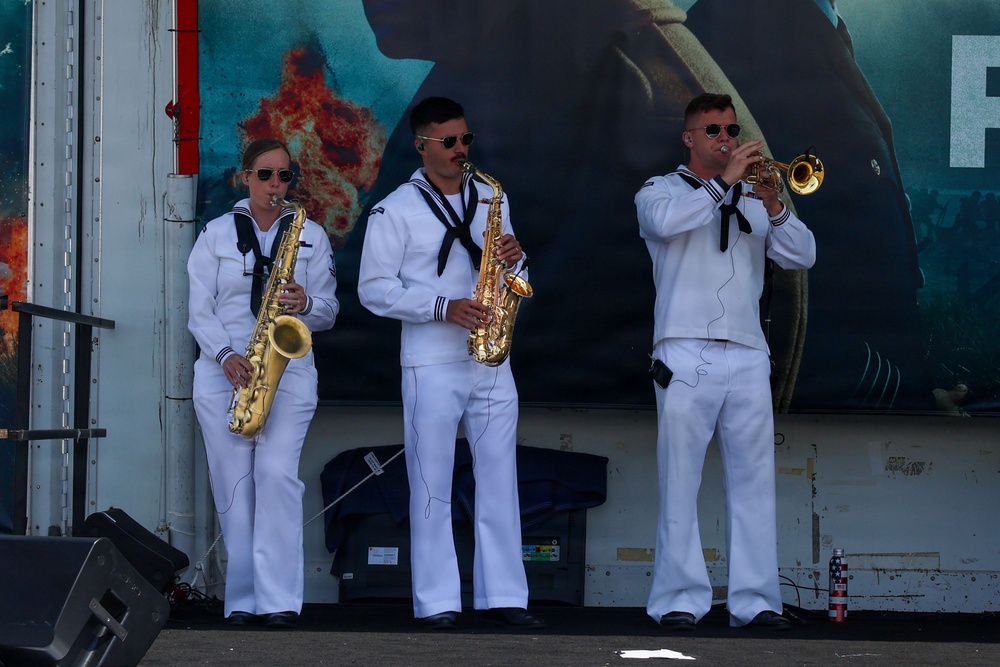Navy Band Southwest performs at LAFW Expo