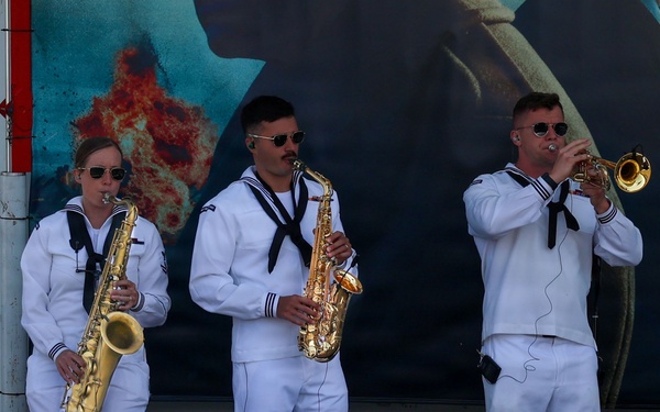 Navy Band Southwest performs at LAFW Expo