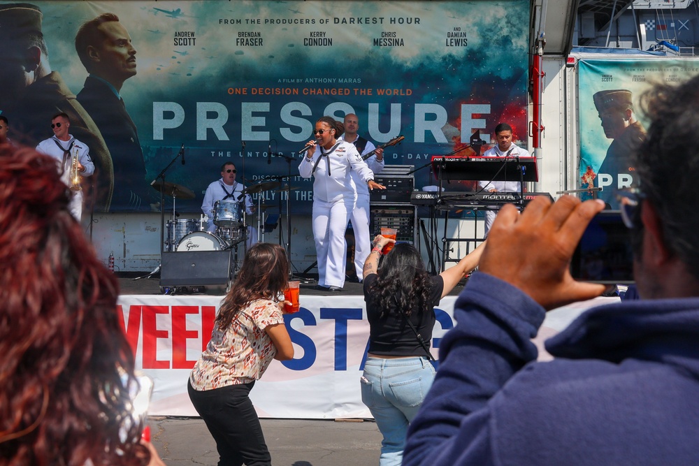 Navy Band Southwest performs at LAFW Expo