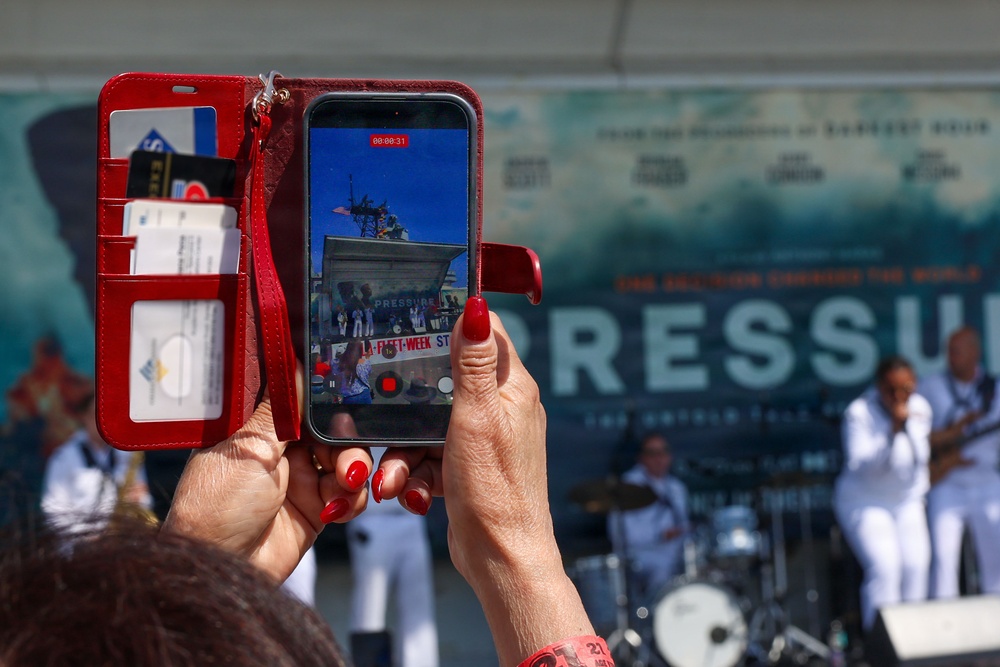 Navy Band Southwest performs at LAFW Expo