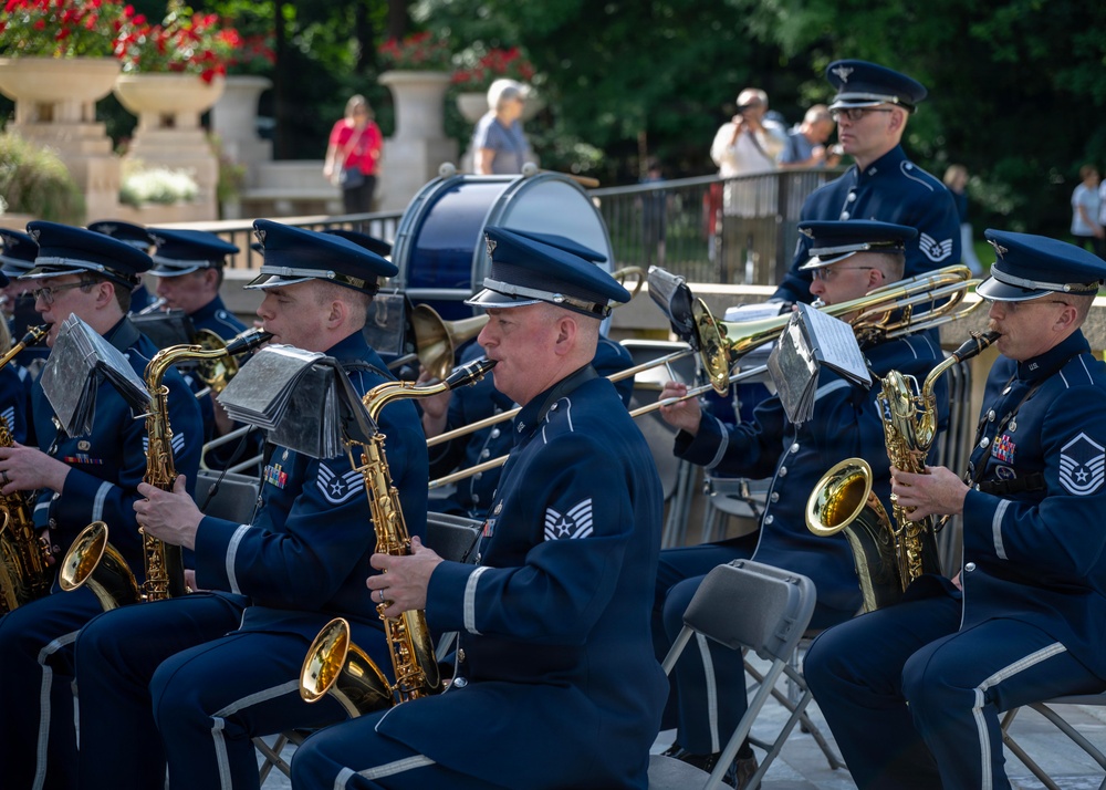 Honoring the fallen at Lafayette Escadrille Cemetery