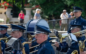 Honoring the fallen at Lafayette Escadrille Cemetery