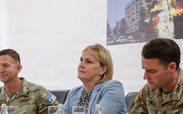 KFOR RC-East strengthens partnership with Lipjan/Lipljan mayor