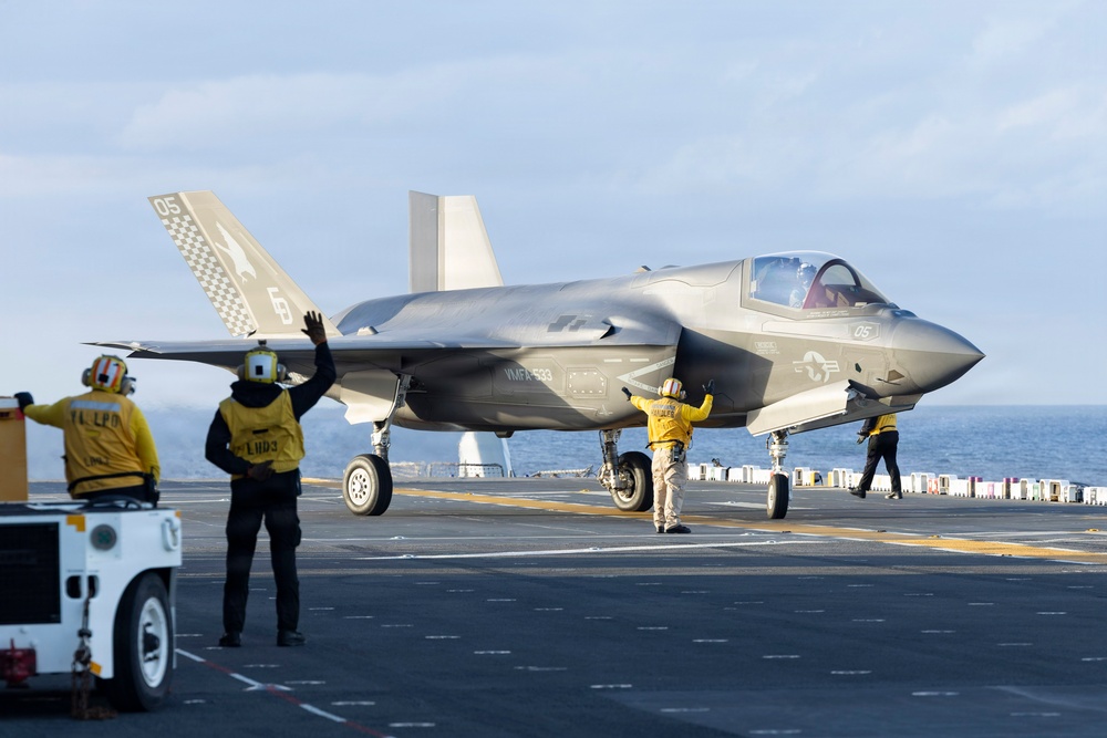 USS KEARSARGE Conducts Flight Operations