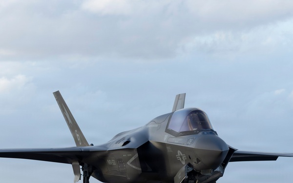 USS KEARSARGE Conducts Flight Operations