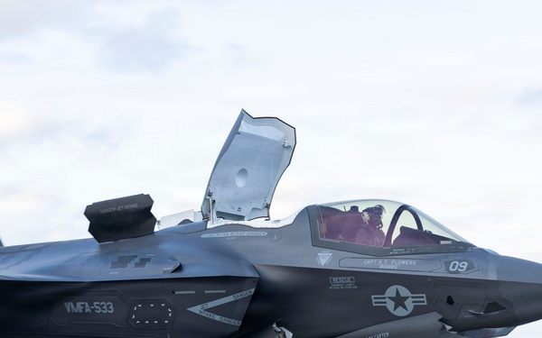 USS KEARSARGE Conducts Flight Operations