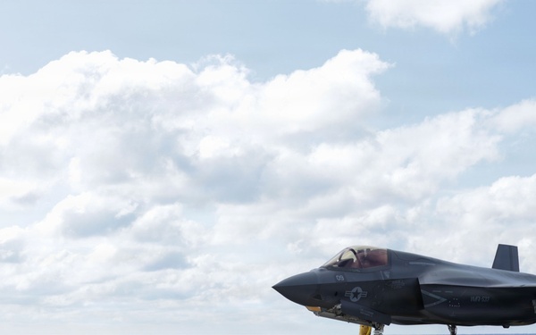 Kearsarge Conducts Flight Operations