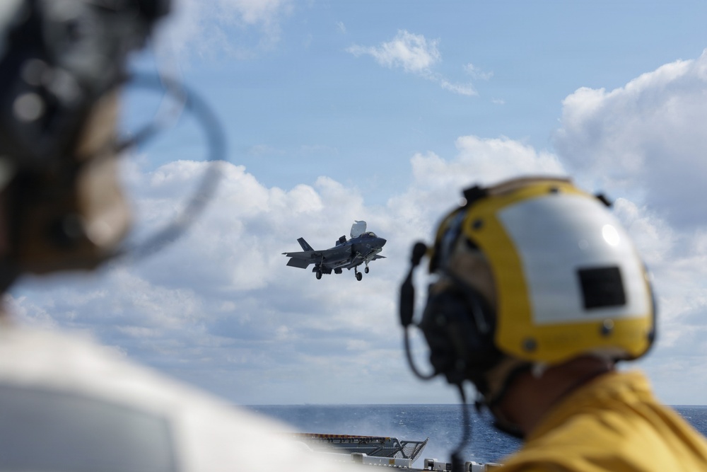 Kearsarge Conducts Flight Operations