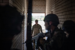 U.S. Soldiers Train Lithuanian Riflemen's Union on Close Quarters Battle
