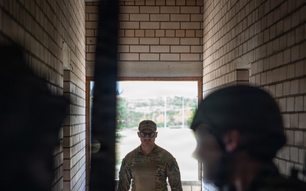 U.S. Soldiers Train Lithuanian Riflemen's Union on Close Quarters Battle