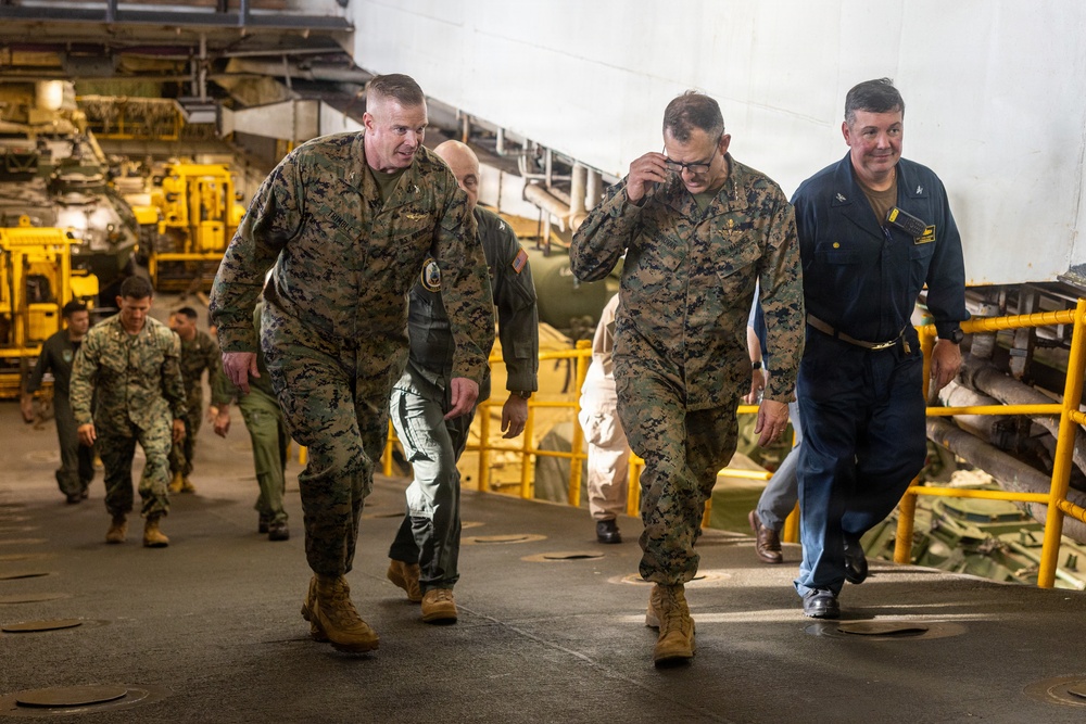 22nd MEU (SOC) | USSOUTHCOM Commander Visits USS IWO JIMA