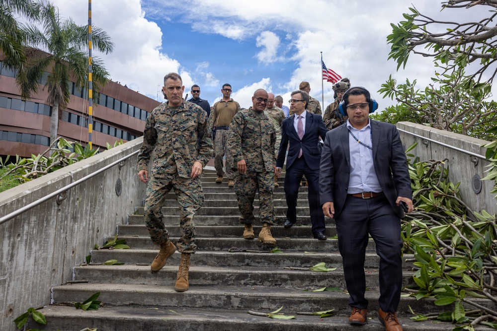 22nd MEU (SOC) | USSOUTHCOM Commander Visits Venezuela Embassy