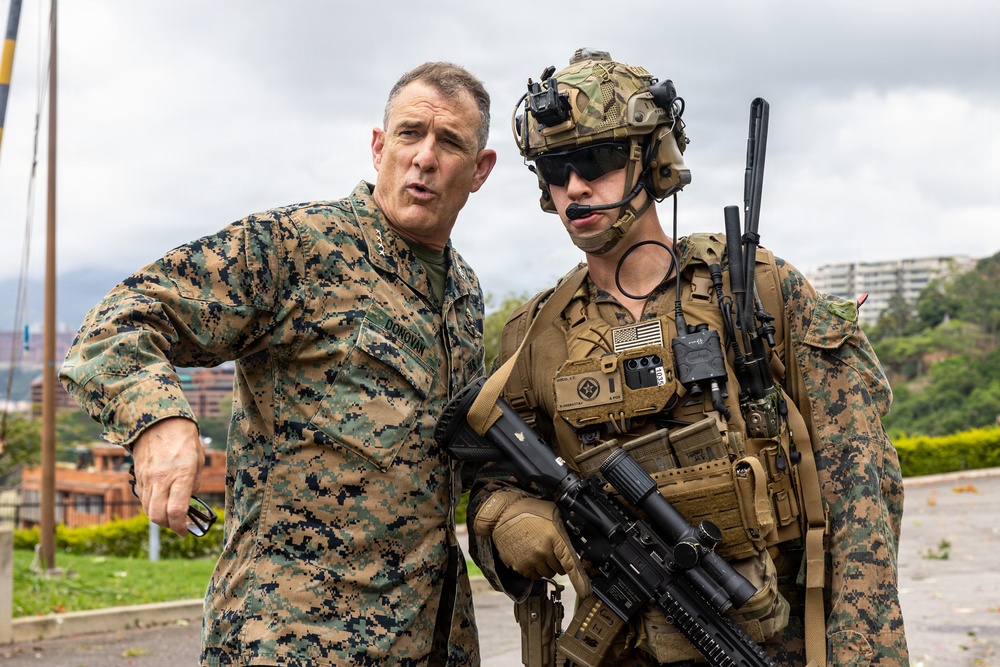 22nd MEU (SOC) | USSOUTHCOM Commander Visits Venezuela Embassy