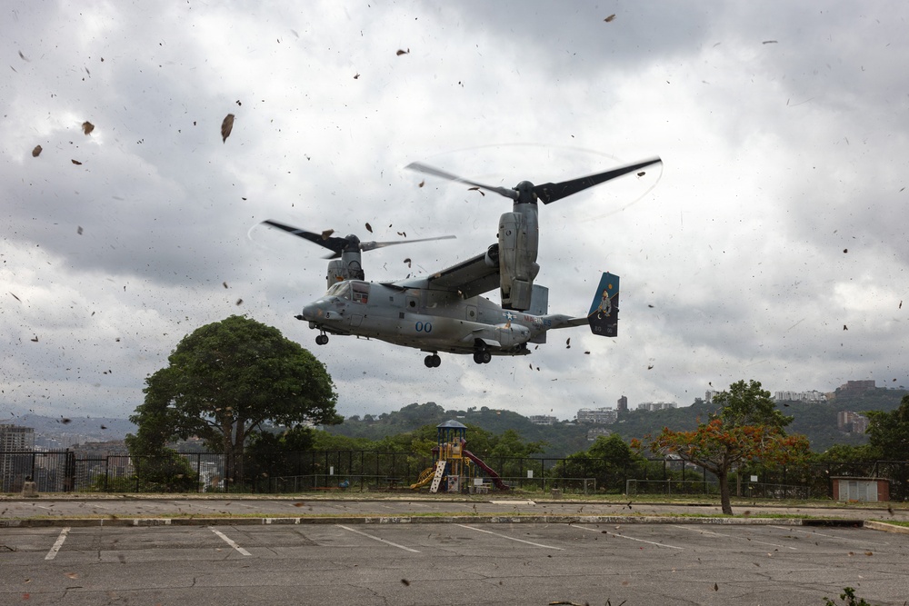 22nd MEU (SOC) | USSOUTHCOM Commander Visits Venezuela Embassy