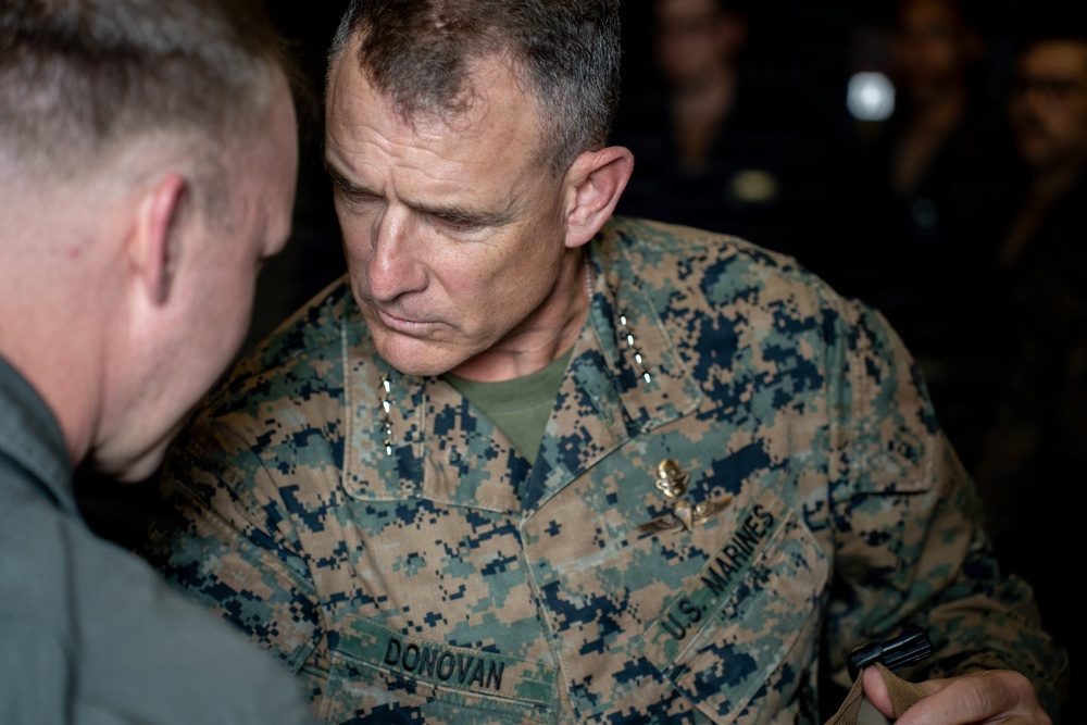 22nd MEU (SOC) | USSOUTHCOM Commander Visits USS IWO JIMA