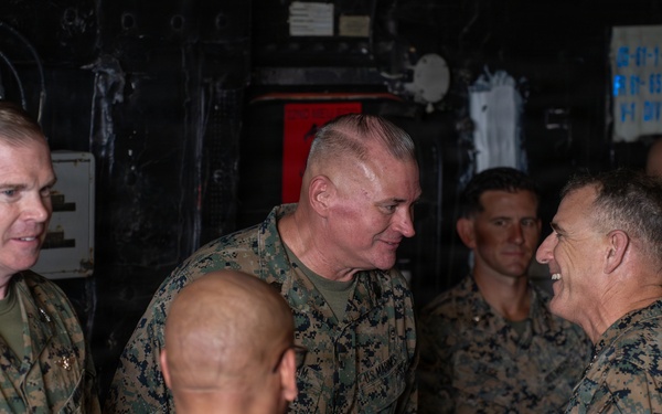 22nd MEU (SOC) | USSOUTHCOM Commander Visits USS IWO JIMA