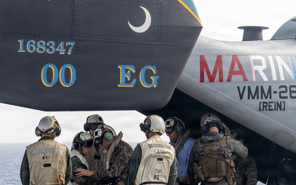 22nd MEU (SOC) | USSOUTHCOM Commander Visits USS IWO JIMA