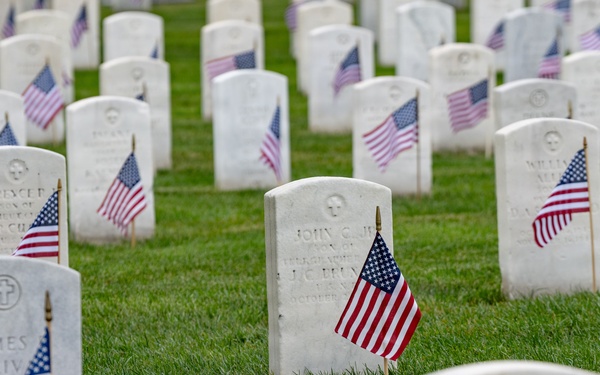 Honoring the fallen at Arlington National Cemetery during ‘Flags In’
