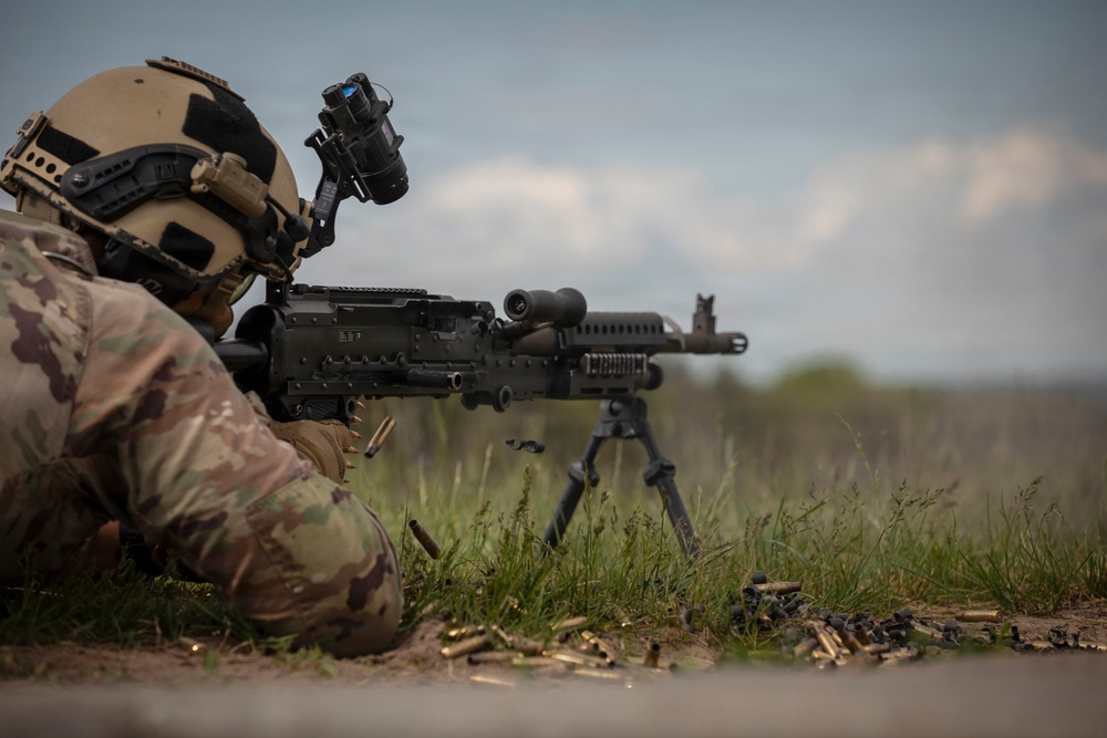 U.S. Army Reserve Soldier Engages in a Live Fire Exercise during the Best Squad Competition