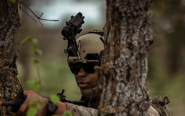 U.S. Army Reserve Soldier Reacts to Enemy Contact during the Best Squad Competition