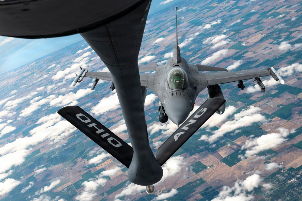KC-135 refuels F-16