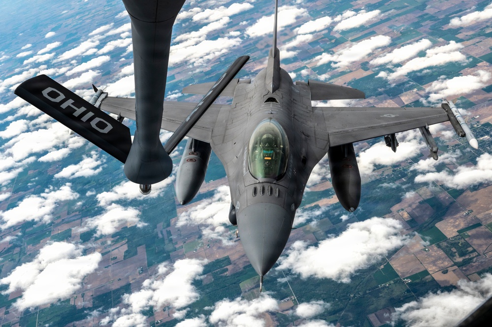 KC-135 refuels F-16