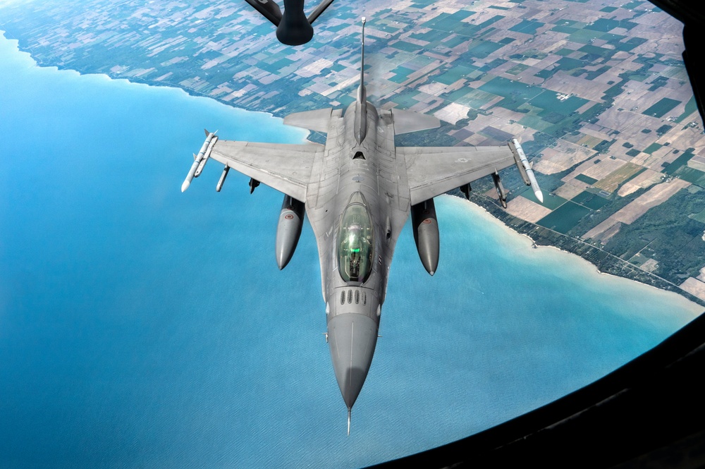 KC-135 refuels F-16