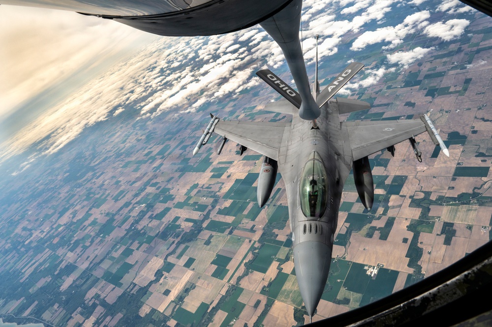 KC-135 refuels F-16