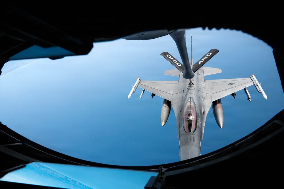 KC-135 refuels F-16