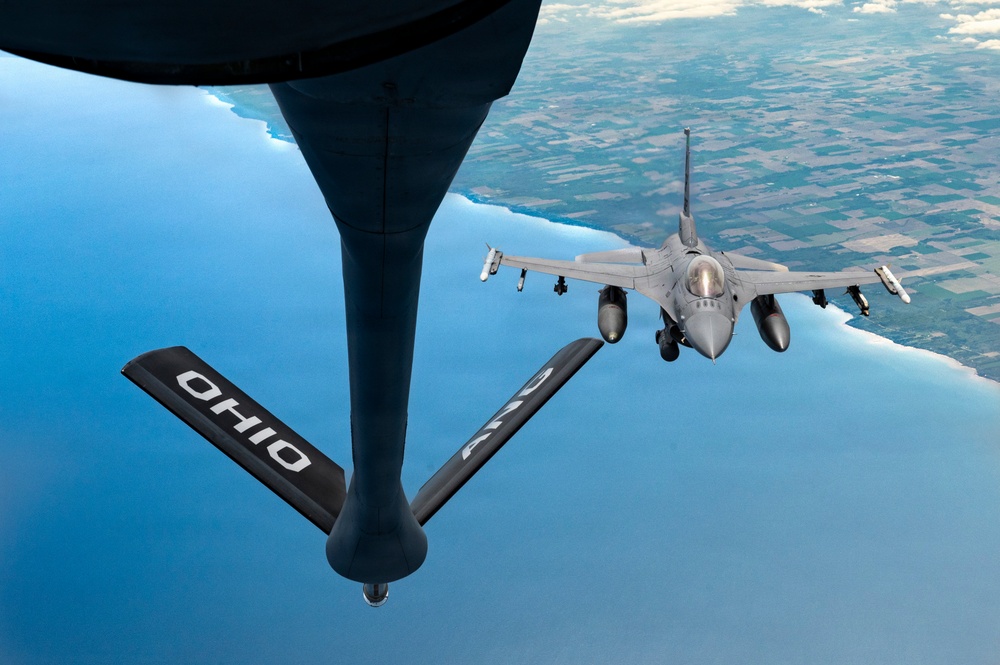 KC-135 refuels F-16