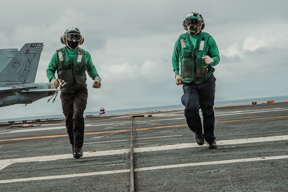 USS George Washington Conducts Flight Operations