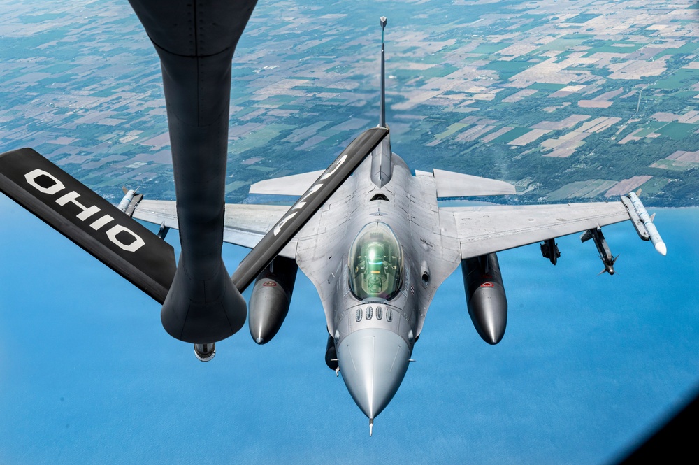 KC-135 refuels F-16