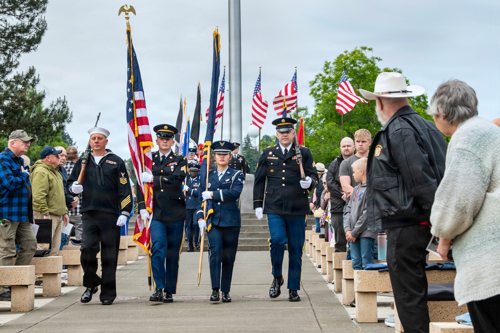 Oregon Soldiers and Airmen Honor Memorial Day in Regional Ceremonies