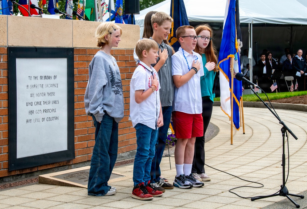 Oregon Soldiers and Airmen Honor Memorial Day in Regional Ceremonies
