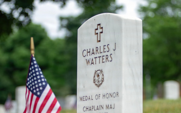 Chaplain Corps honors the fallen at Arlington National Cemetery during ‘Flags In’