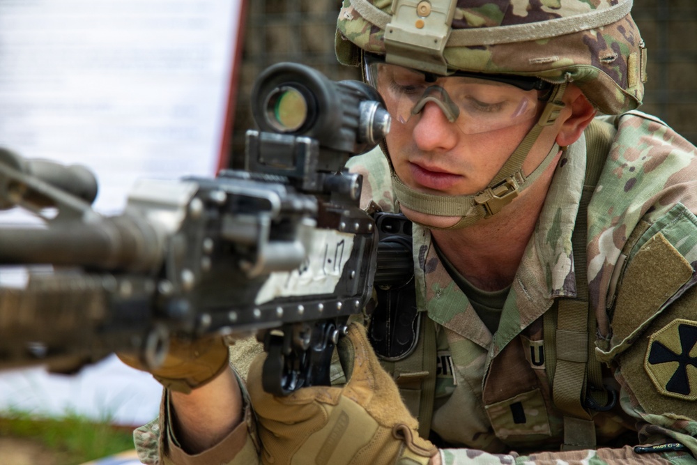 Soldiers Participate in Weapon Lanes During E3B Testing