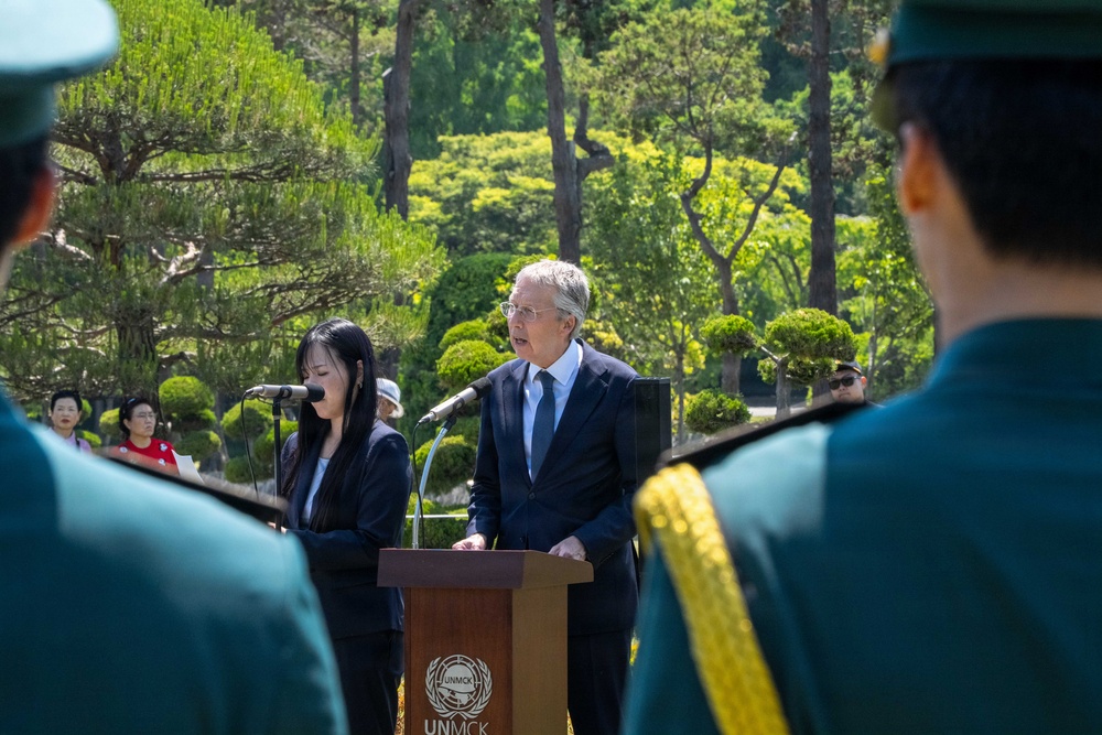 South Korean and U.S. Military Officials Honor Dutch Veteran at Memorial Ceremony