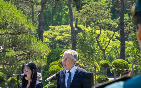 South Korean and U.S. Military Officials Honor Dutch Veteran at Memorial Ceremony