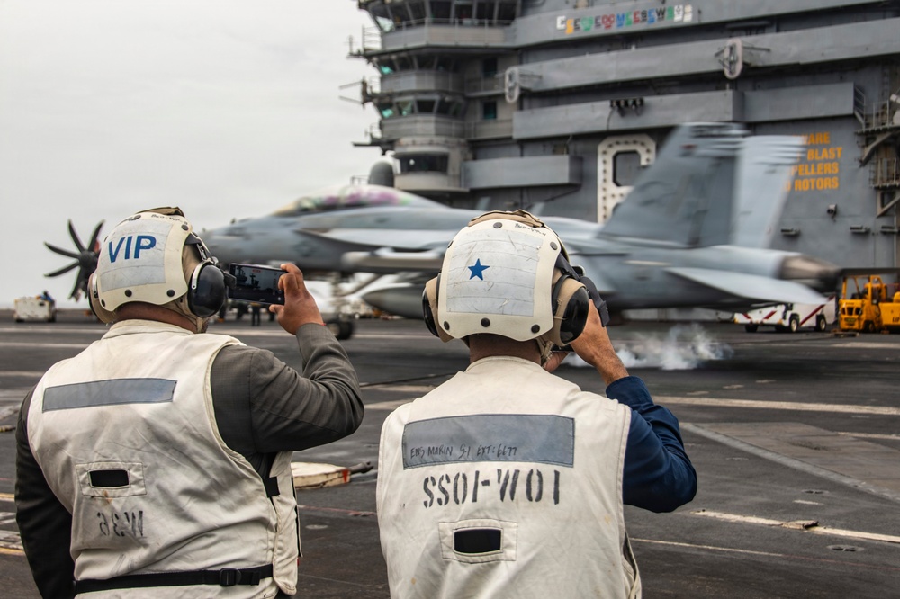 Trinidad and Tobago Government and Military Leaders Visit Nimitz