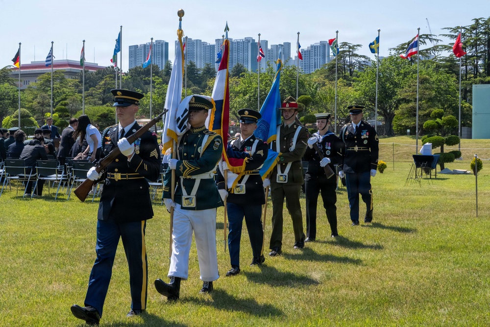 South Korean and U.S. Military Officials Honor Dutch Veteran at Memorial Ceremony