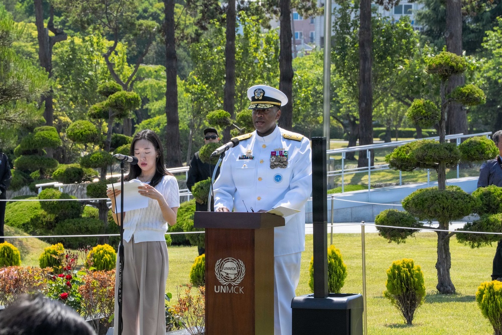 South Korean and U.S. Military Officials Honor Dutch Veteran at Memorial Ceremony