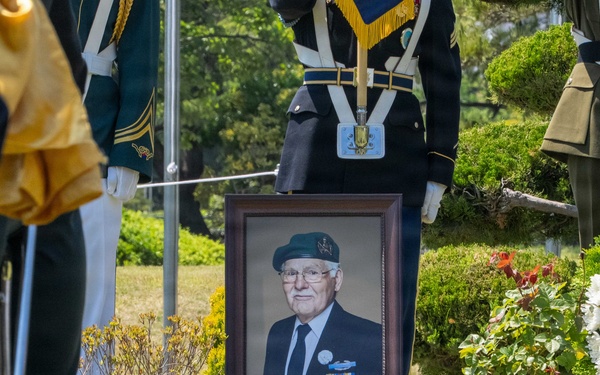 South Korean and U.S. Military Officials Honor Dutch Veteran at Memorial Ceremony