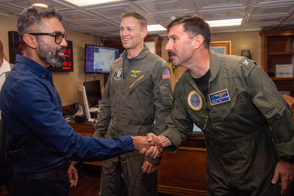 Trinidad and Tobago Government and Military Leaders Visit Nimitz