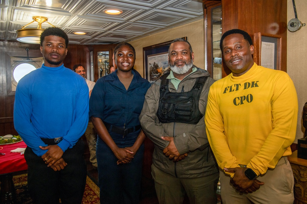 Trinidad and Tobago Government and Military Leaders Visit Nimitz