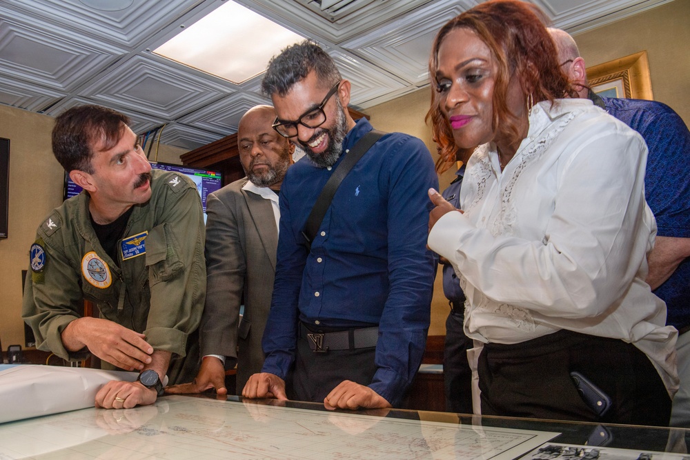 Trinidad and Tobago Government and Military Leaders Visit Nimitz