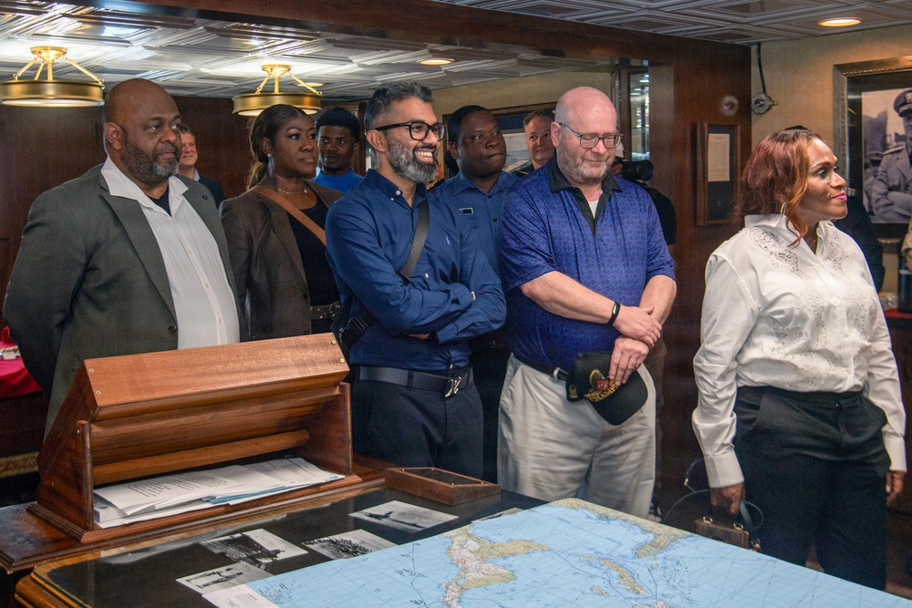 Trinidad and Tobago Government and Military Leaders Visit Nimitz