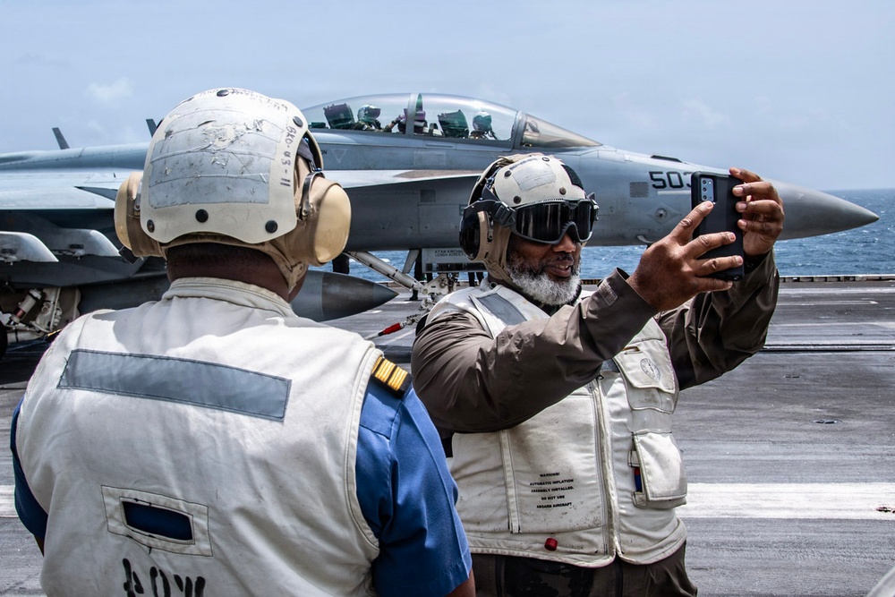 Trinidad and Tobago Government and Military Leaders Visit Nimitz