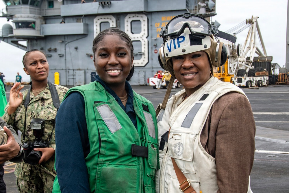 Trinidad and Tobago Government and Military Leaders Visit Nimitz
