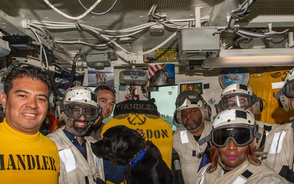 Trinidad and Tobago Government and Military Leaders Visit Nimitz